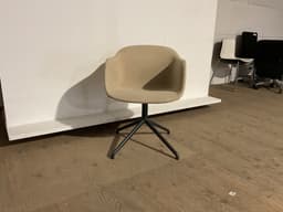 Beige Muuto Fiber spisebordsstol