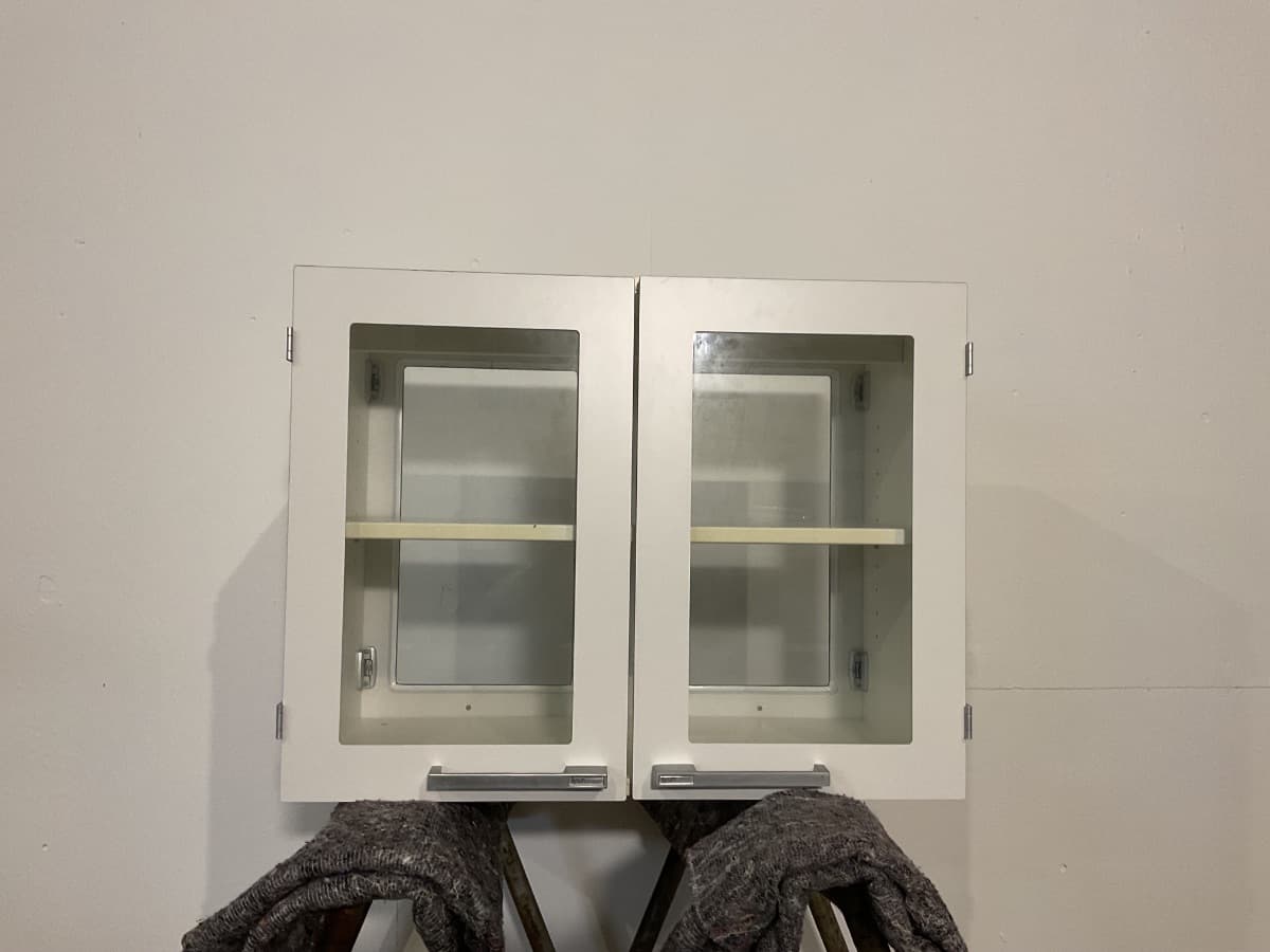 Dobbeltsidet køkkenskab