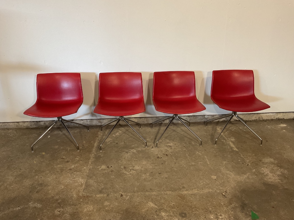 Arper Catifa 53 lounge-/konferencestole, designet af Lievore Altherr Molina — leverandørfoto fra Jensen Genbrug