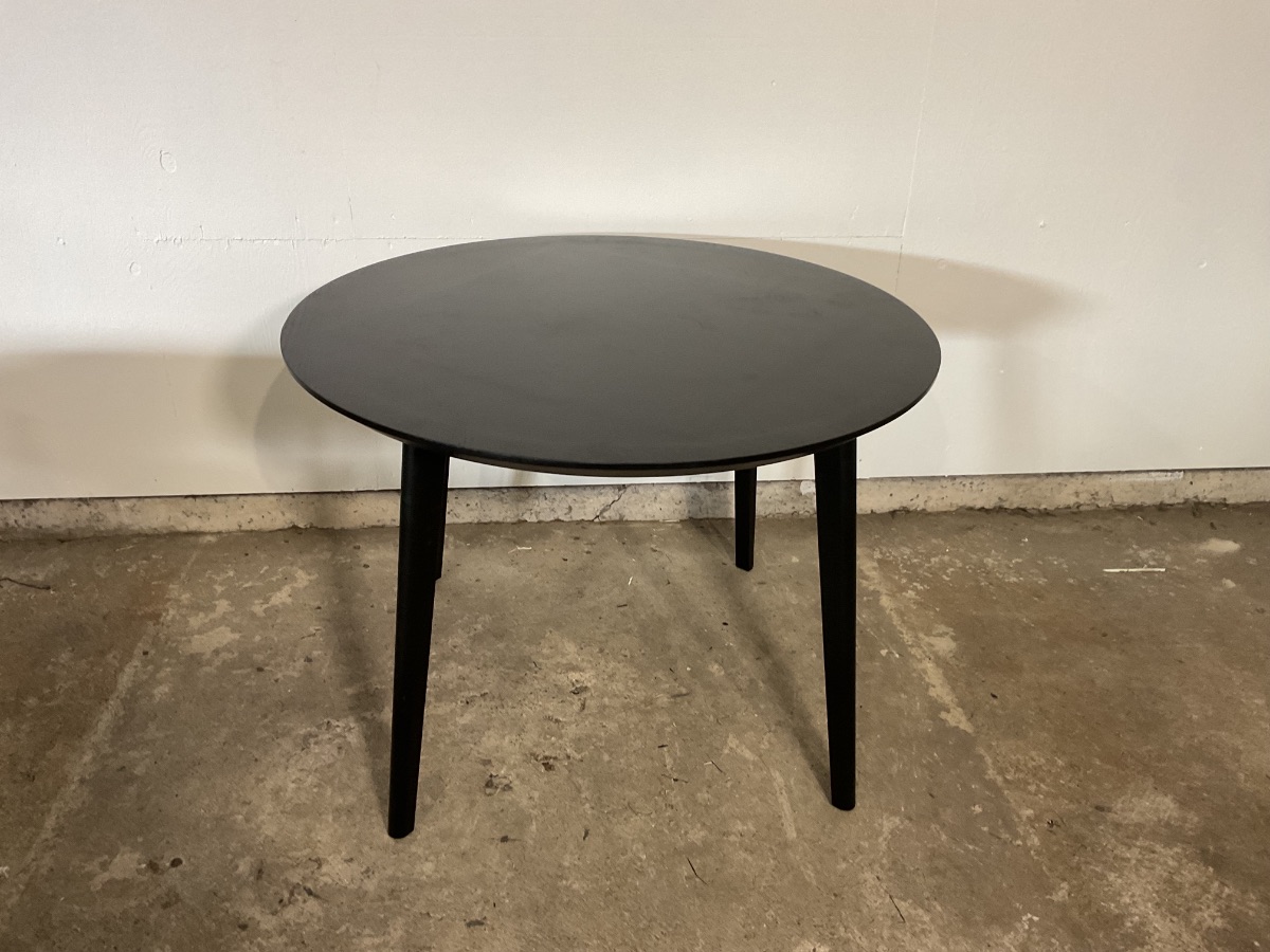 Spisebord Lisabo fra ikea — leverandørfoto fra Jensen Genbrug